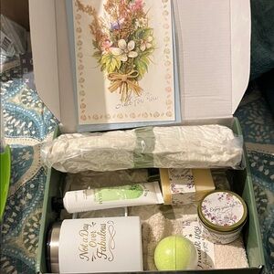 Amazon Relaxation Blanket and Bath Set with Cream and Green Accents